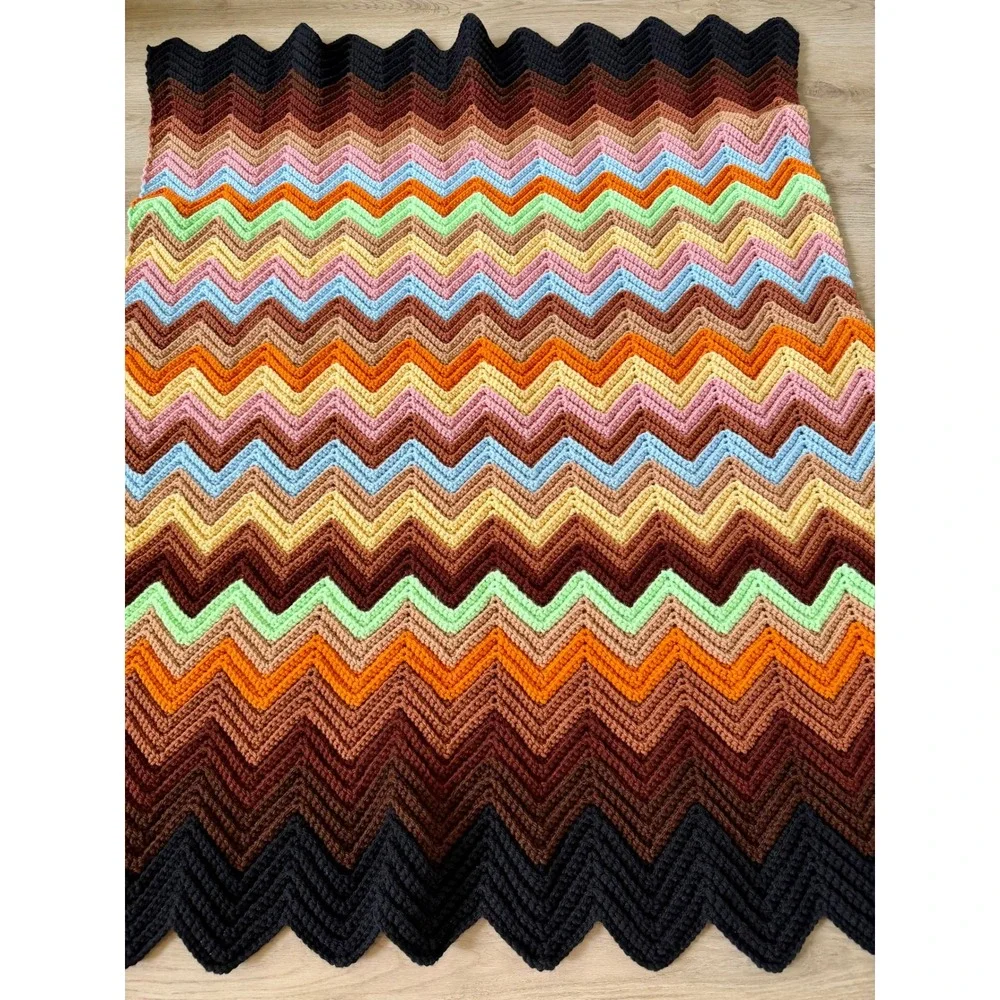 Vintage Handmade Crochet Chevron Ripple Afghan Throw Blanket Multi Color‎ 37x48